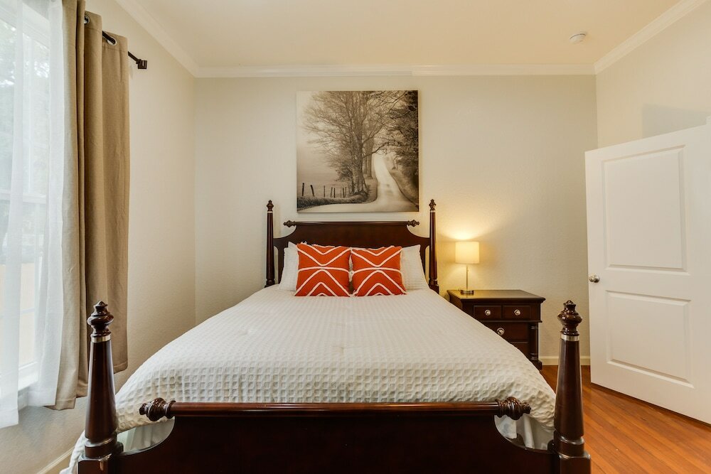 Фото Woodlawn Main-House Downtown Sa