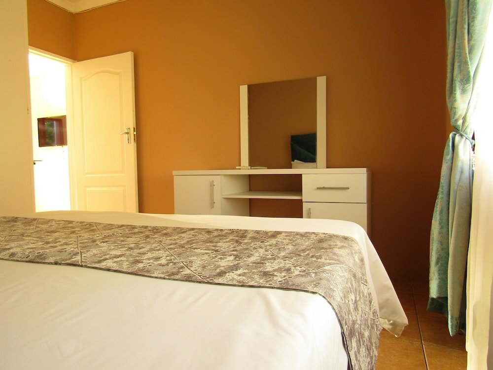 Фото Haithoms Tlokweng