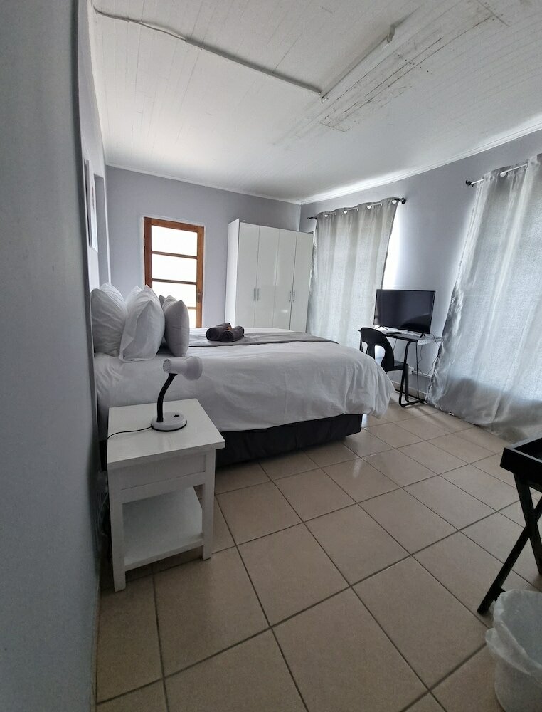 Фото Stay @ Home Airport Lodge