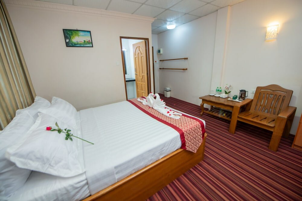 Фото Yangon Urban Hotel