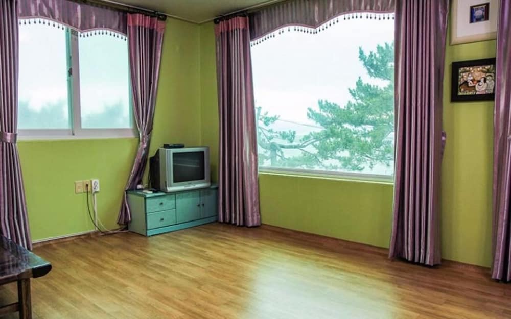 Фото Yeosu Hayanjeongwon Pension