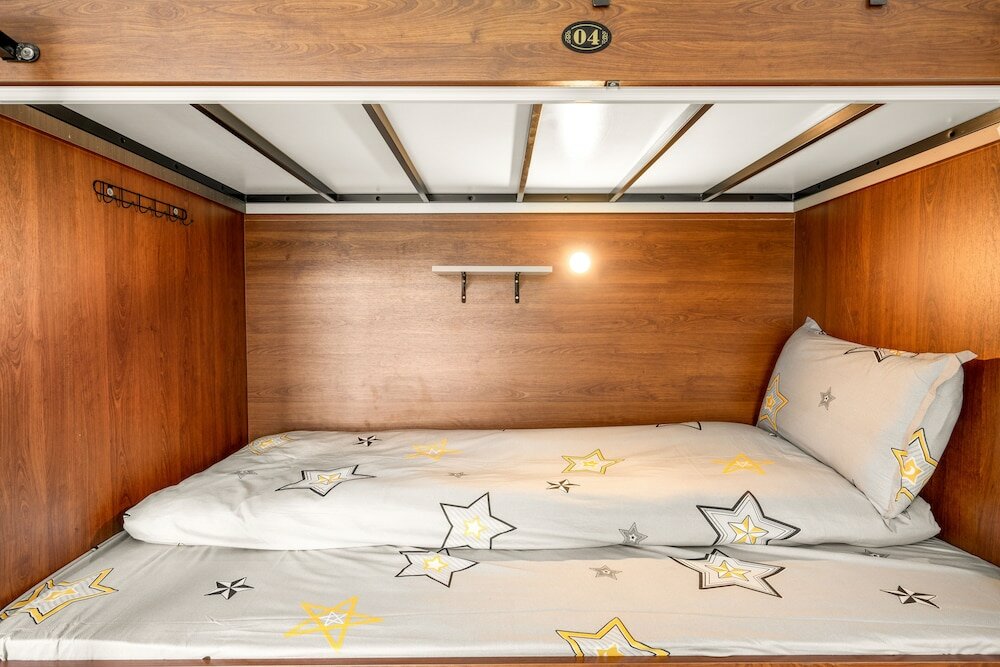 Фото Riverside Youth Hostel