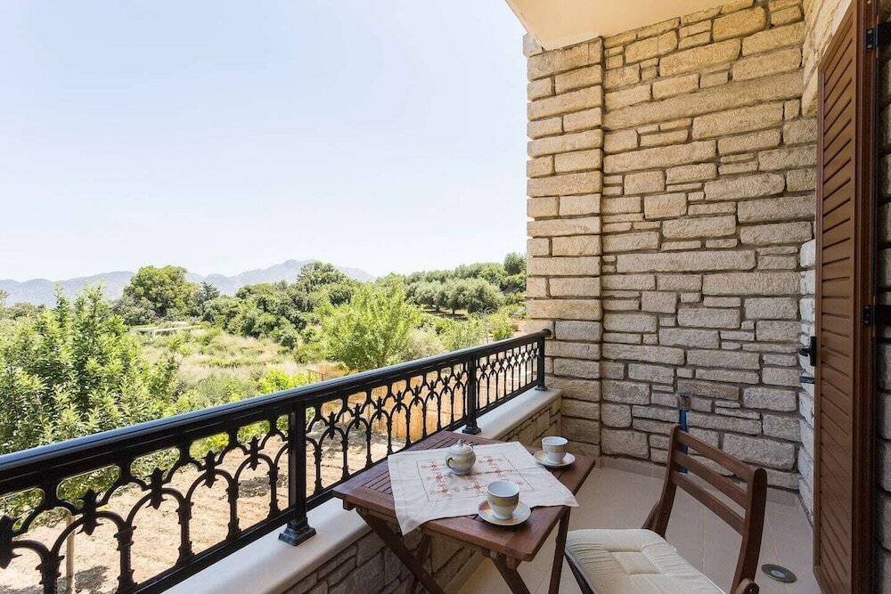 Фото Peacefull Stone-Built Villa