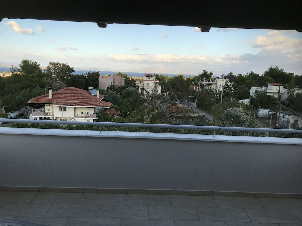 Фото Beautiful Spacious apt in Nea Makri