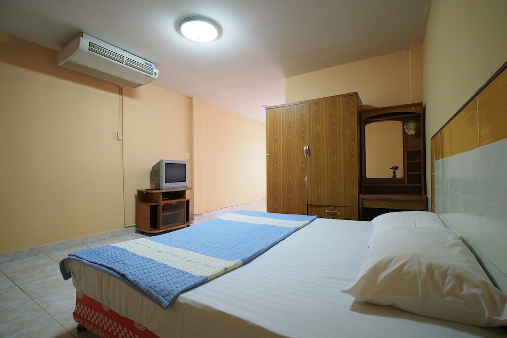 Фото Oyo 1004 Naklua Mansion