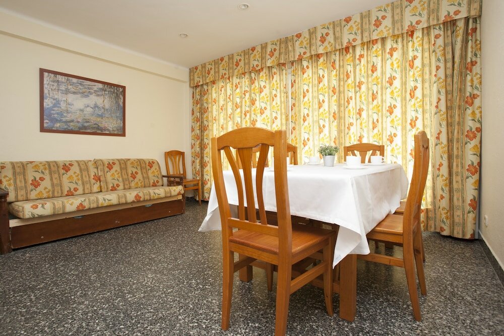 Фото Apartamentos Goya-68