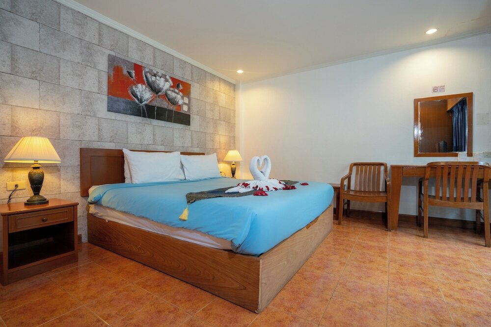 Фото Patong Central Residence & Apartment