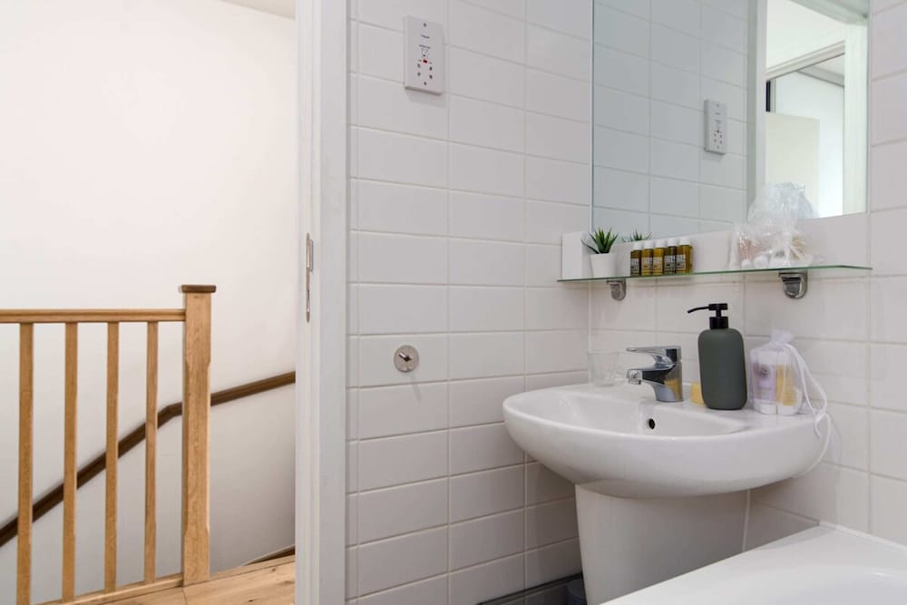 Фото Inviting 2bd Flat - 1 Min From Deptford Station!