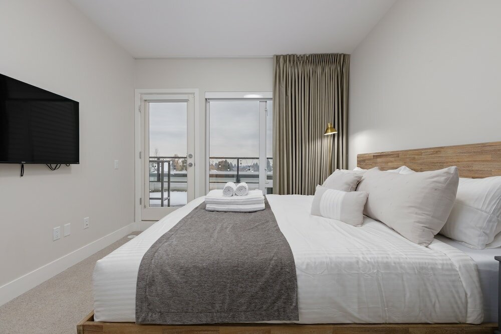 Фото 7476 Granville St