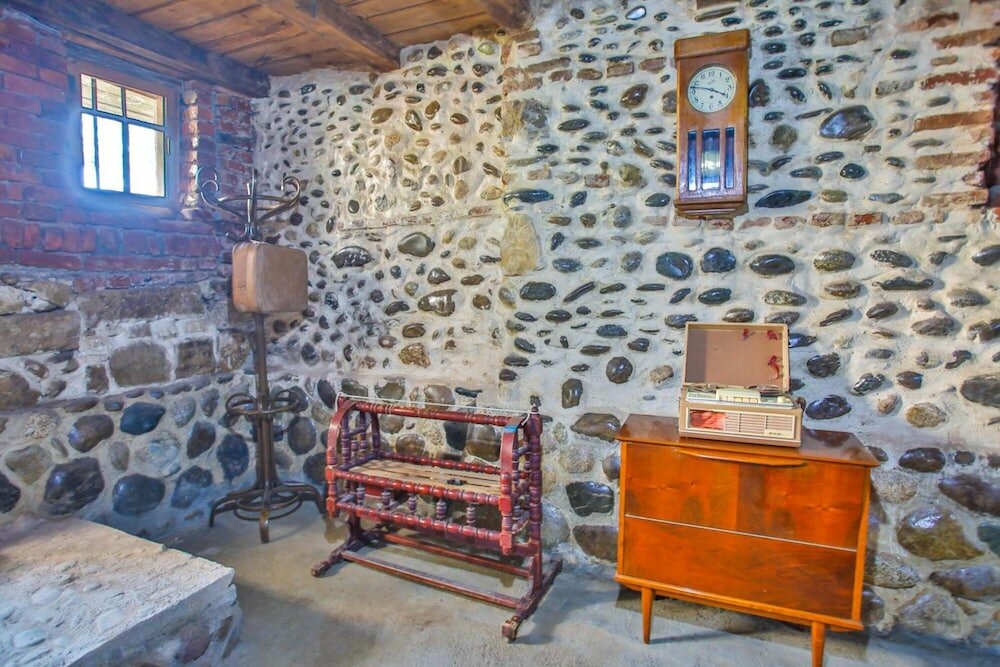 Фото Book Hotel • წიგნების სასტუმრო