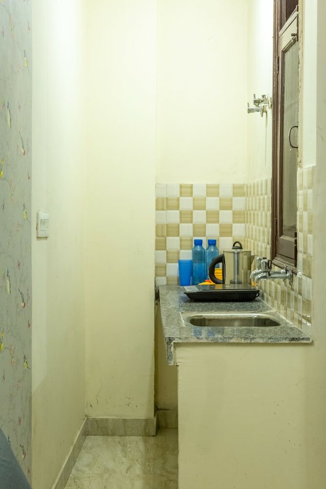 Фото Eat Sleep Wander Studio Apartments