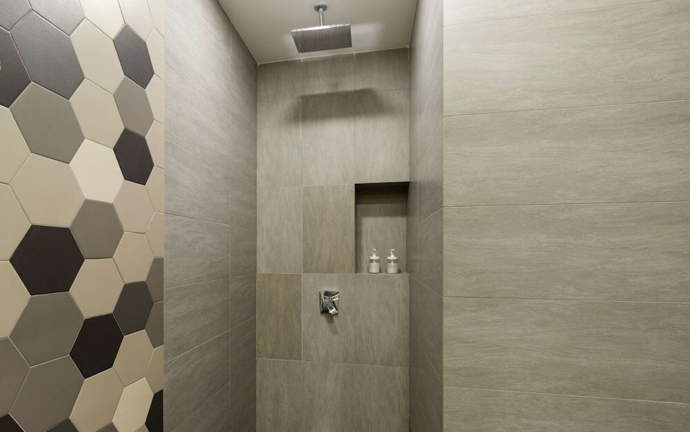 Фото Ceylonz Suites by Five Senses