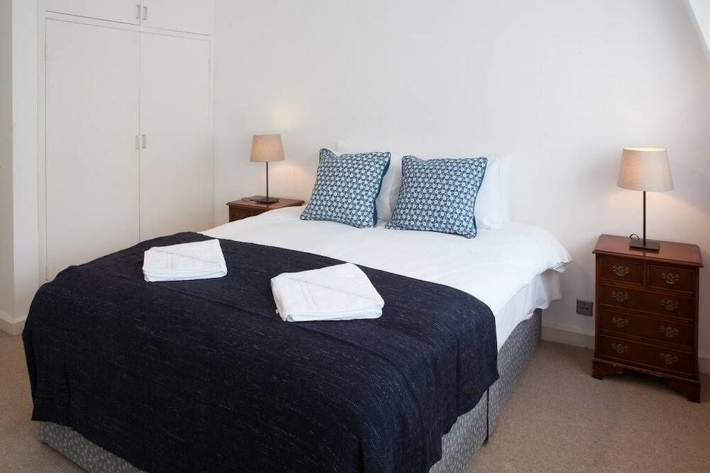 Фото Stylish Apartments next to Buckingham Palace