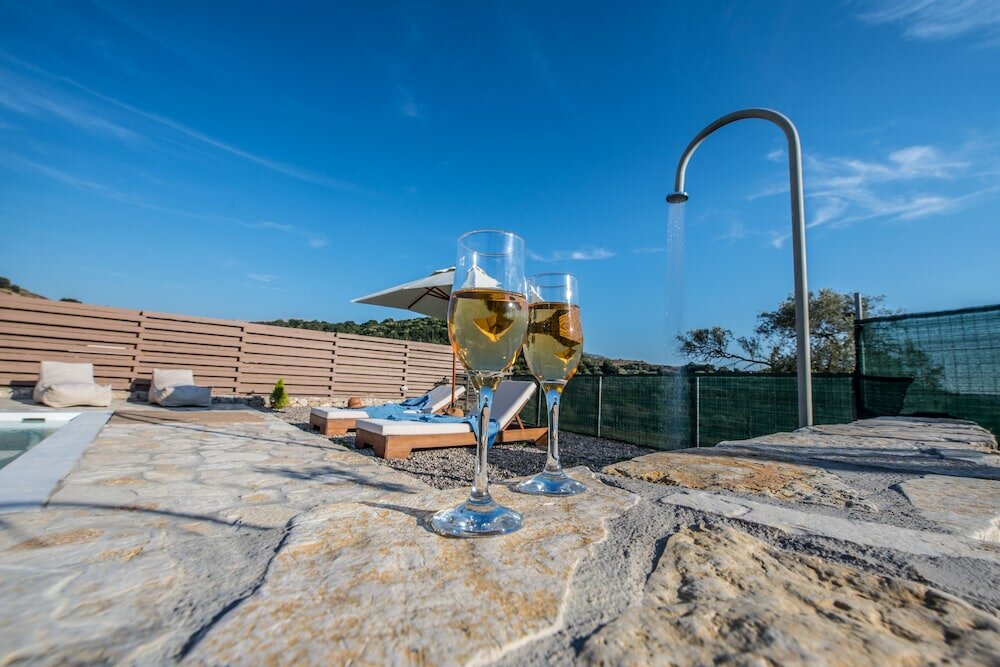 Фото Roggaki Ionian Villas