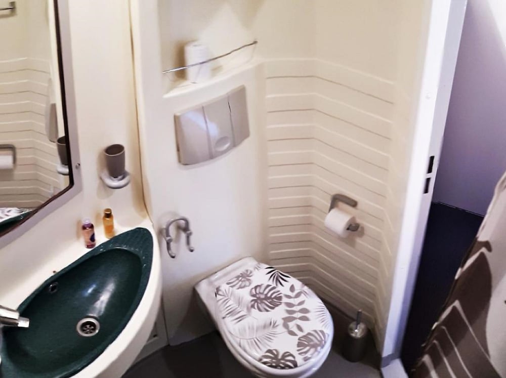 Фото Fasthôtel Avignon Nord