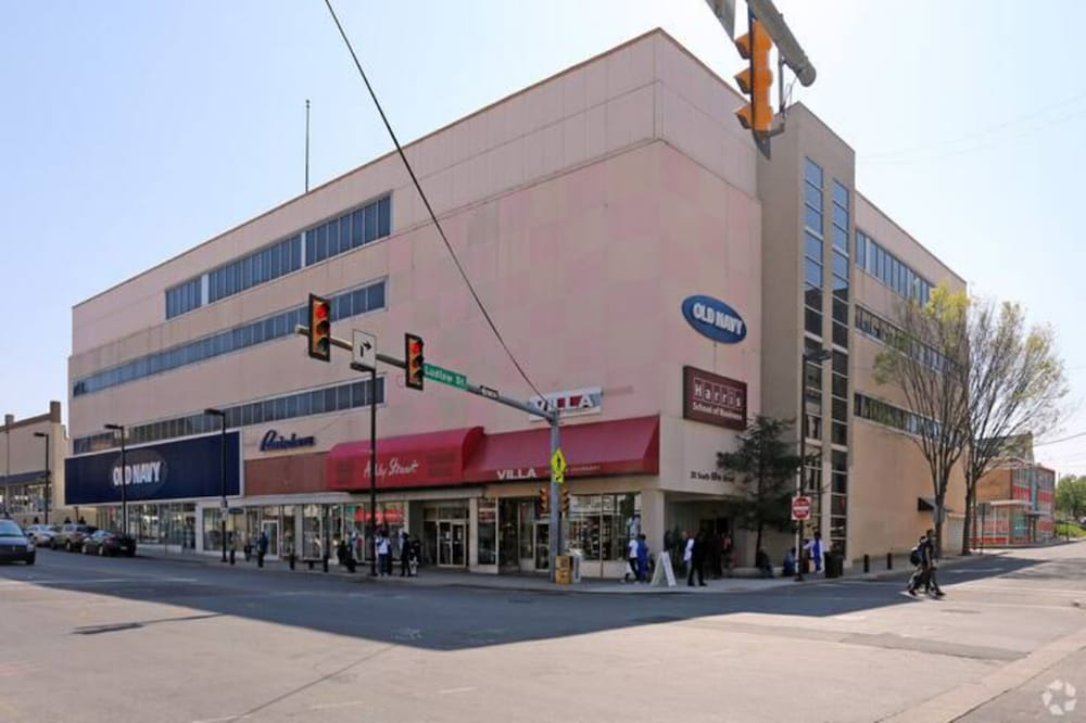 Фото отеля 1