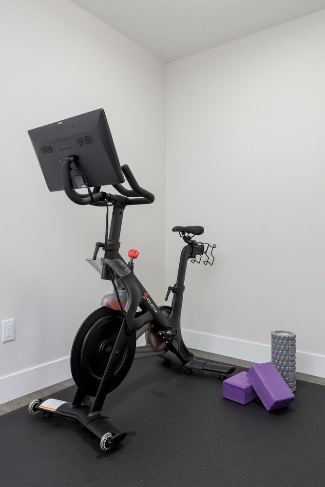 Фото 7476 Granville St