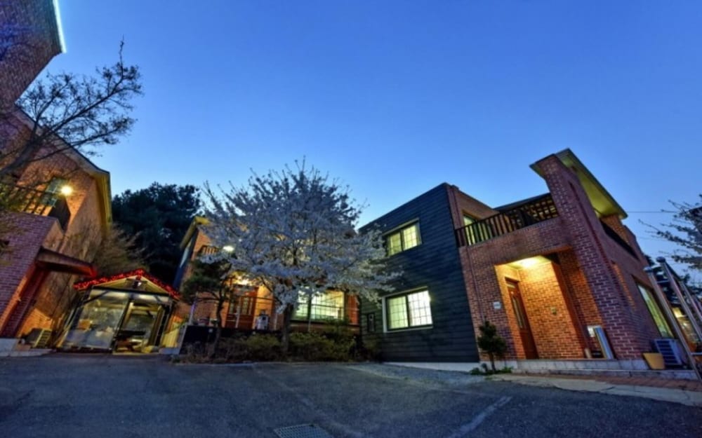 Фото Yesan Jeongdaun Pension