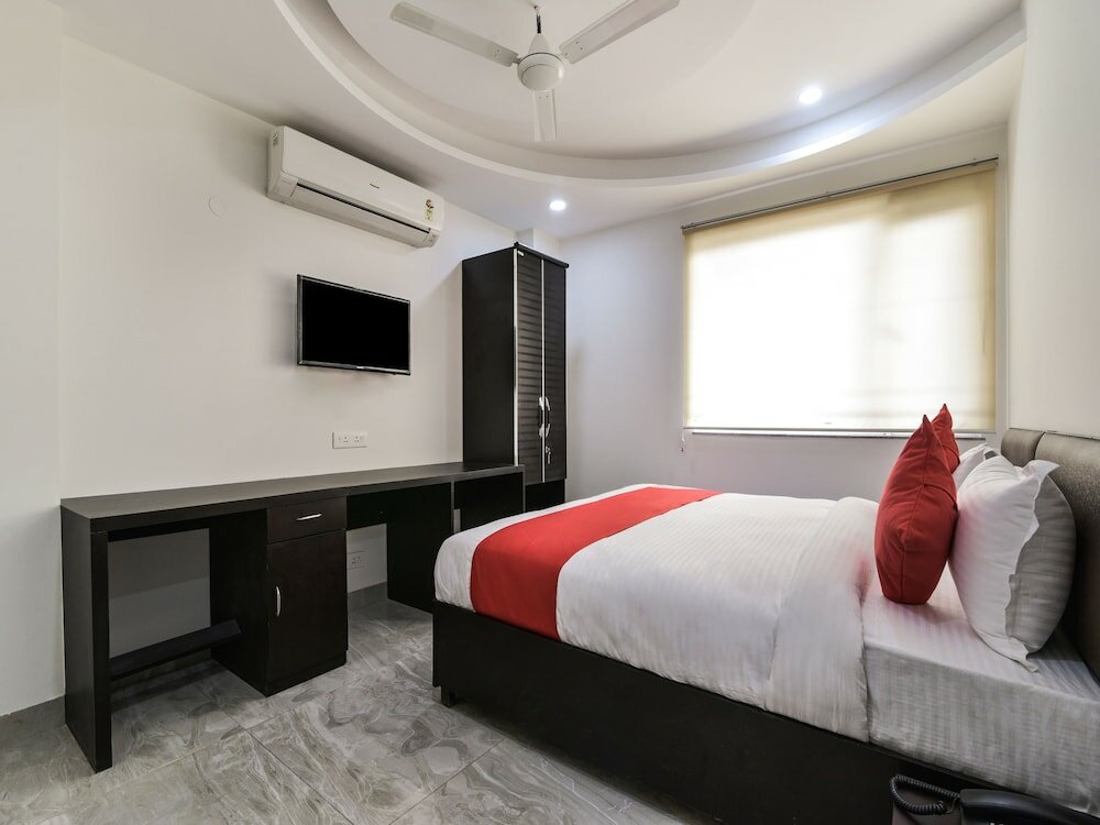 Фото Oyo 25086 Hotel Prince Plaza