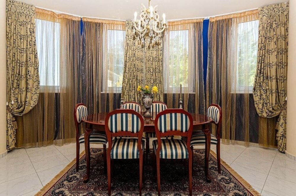 Фото Rafkos Hill Mansion