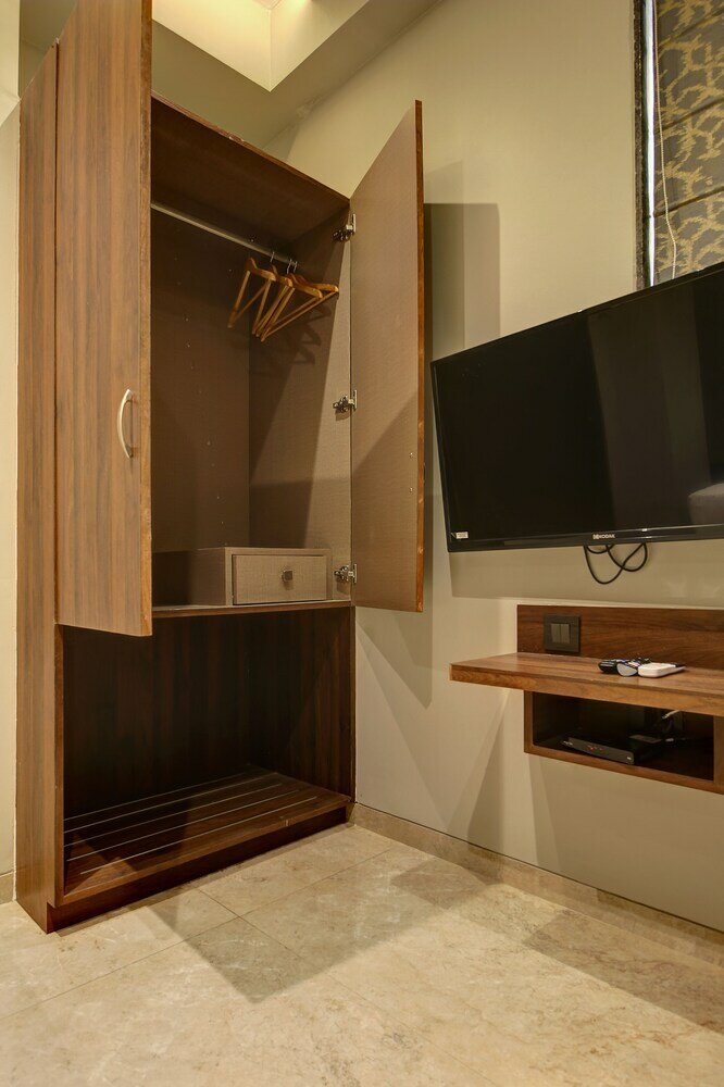 Фото StayBird - Fortune House Business Hotel