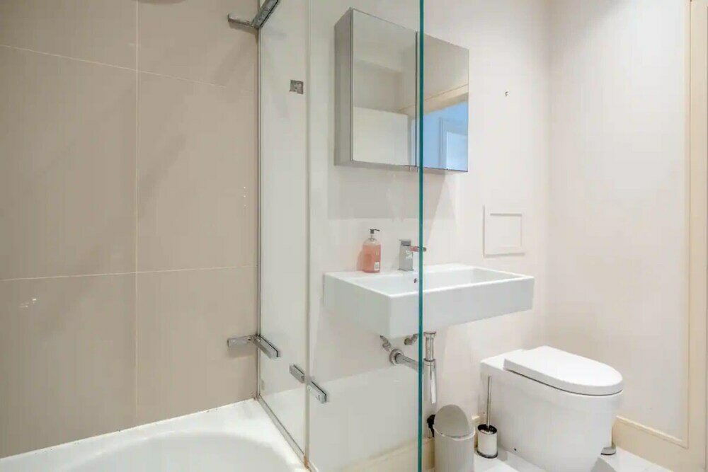 Фото Stylish 1 Bedroom Apartment in Affluent Fulham