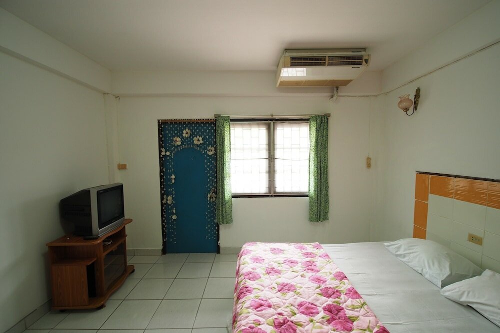 Фото Oyo 1004 Naklua Mansion