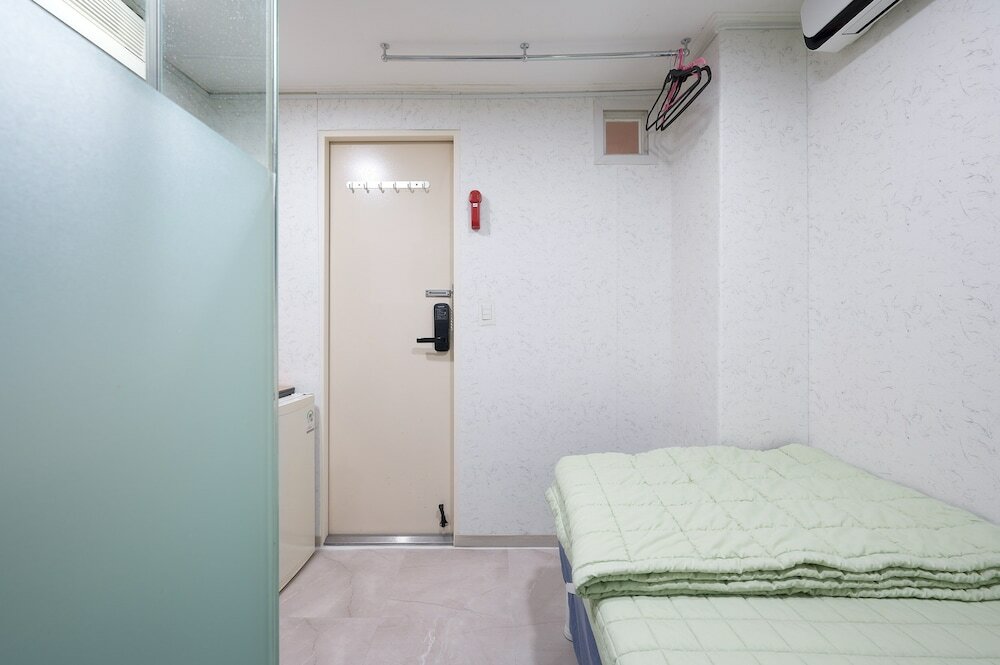 Фото Snowflower Guesthouse