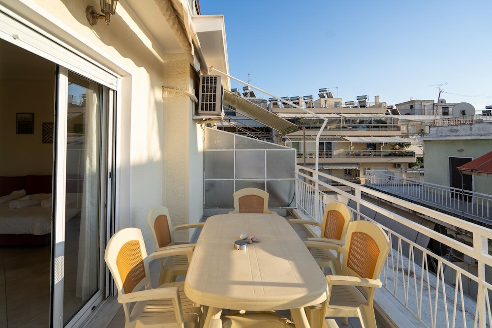 Фото Fotomara sunny and colourful apartment