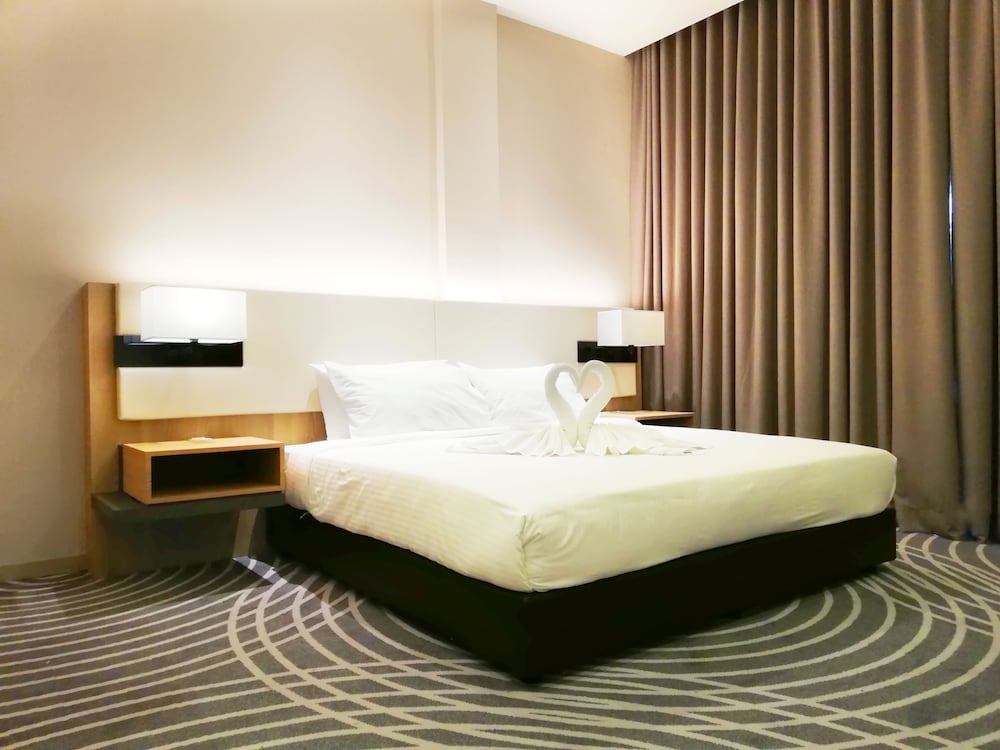 Фото Upper View Regalia Hotel