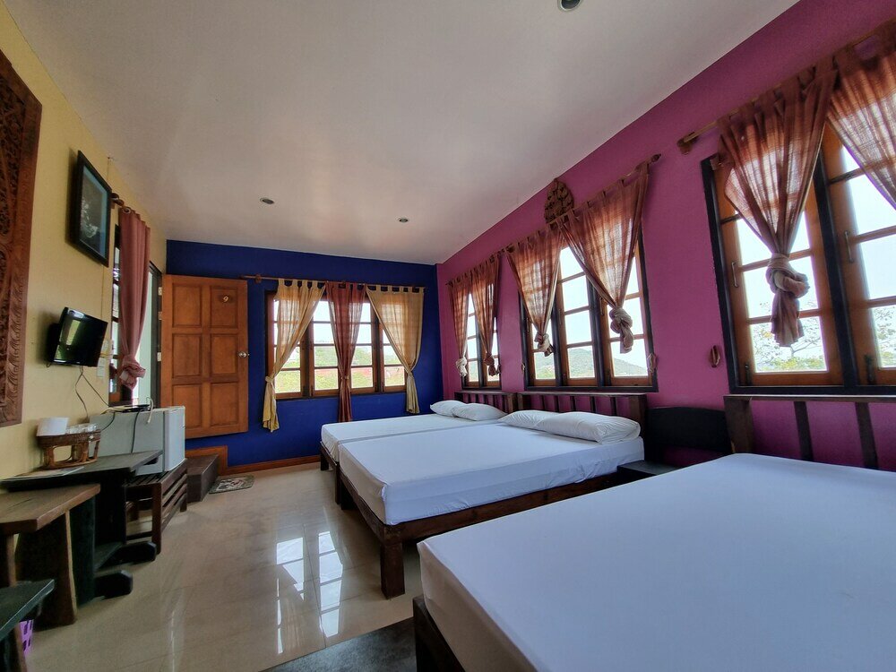 Фото Sawasdee Sichang Resort