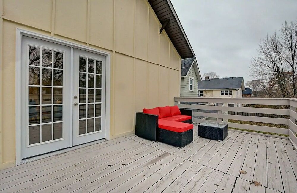 Фото Spacious 6br/3ba House w Parking! Sleeps 20!