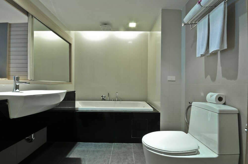 Фото  Ashlee Heights Patong Hotel 