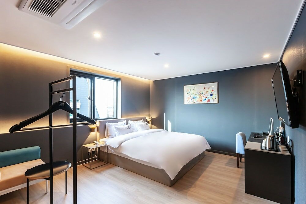 Фото Brown Dot Hotel Sasang Renecite