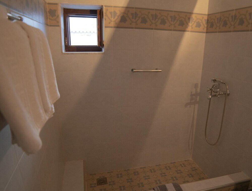 Фото Traditional Stone House Emanouela