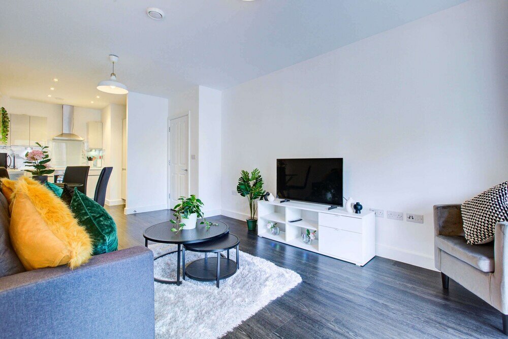 Фото Modern Greenwich Flat With Parking