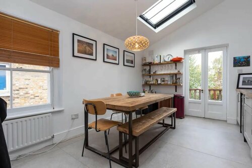 Гостиница Bright 2 Bedroom Flat in Lower Clapton
