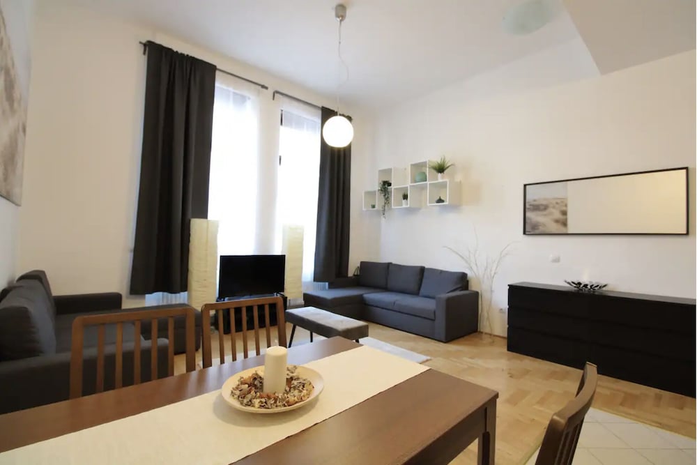 Фото Venus Apartments - Gozsdu Court II