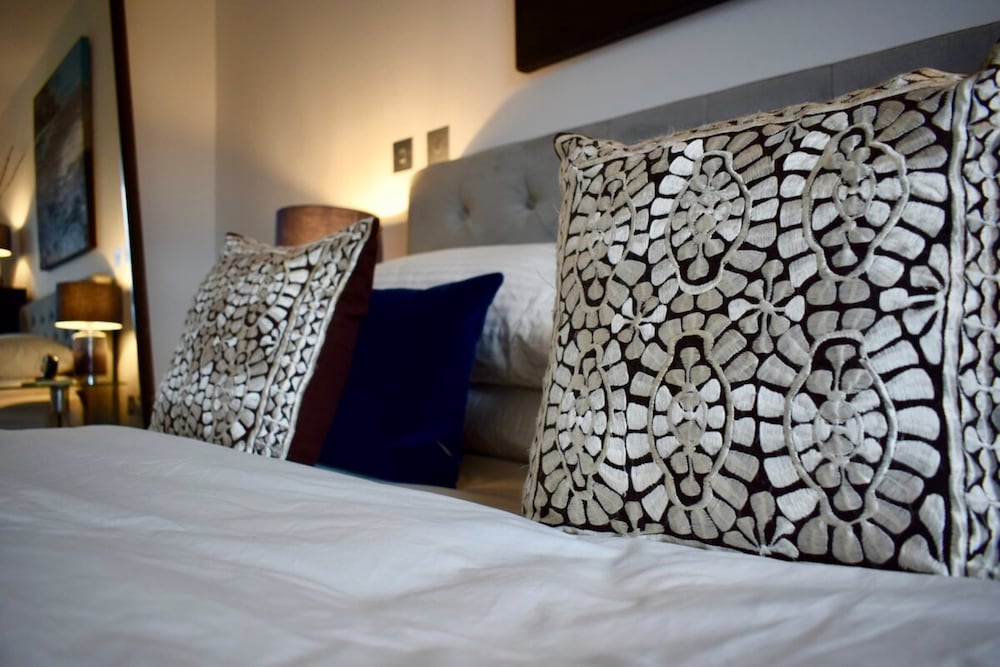 Фото Contemporary 1 Bedroom Flat With Stunning London View