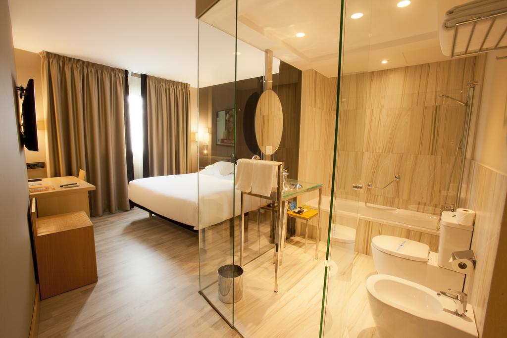 Фото Hotel Plaza