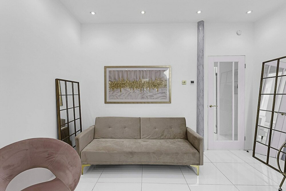 Фото The Marylebone Marble