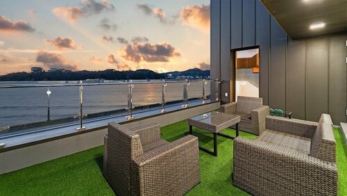 Гостиница Daebudo Atiko Dokchae Pool Villa