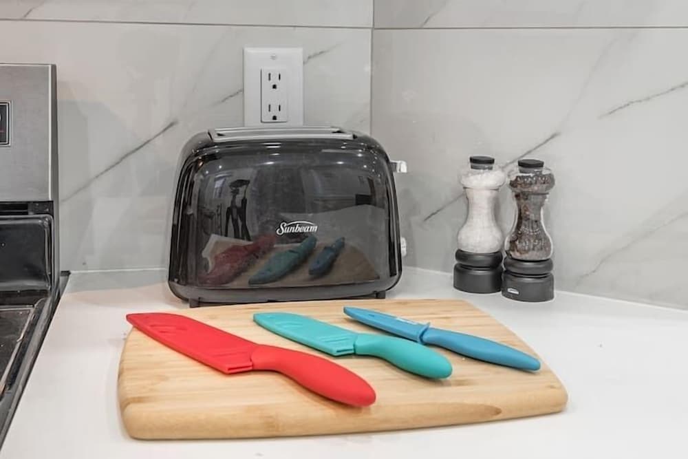 Фото Huge and Lovely 16br Apt