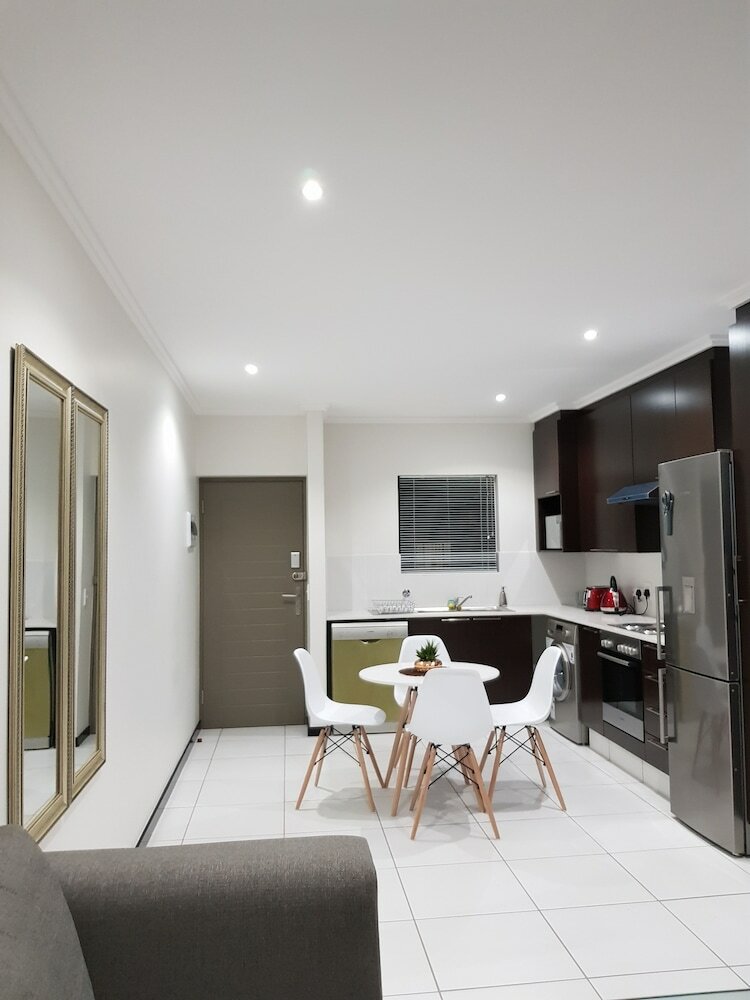 Фото Nova Luxury Suites Saratoga 112