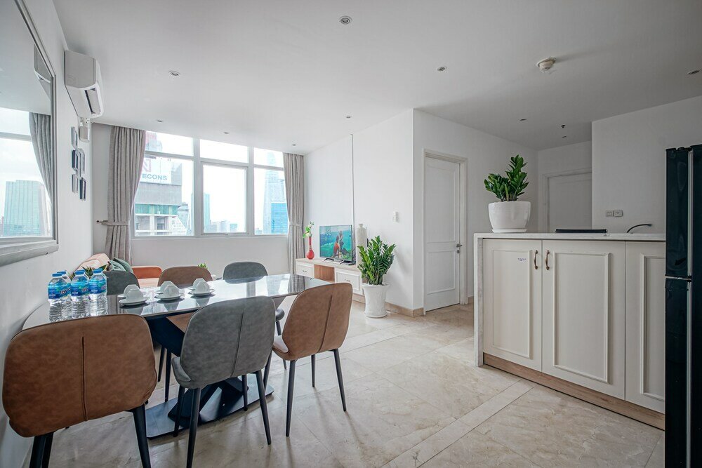 Фото City by night Ben Thanh Apartments