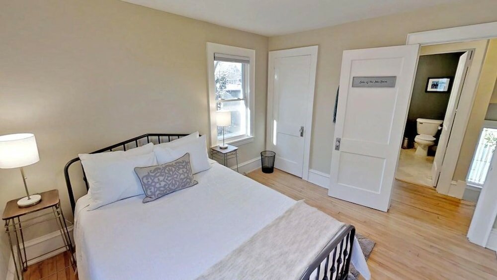 Фото Uptown Jewel