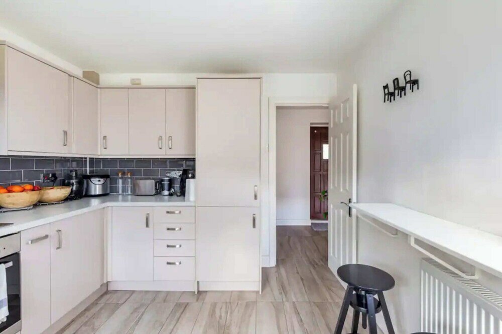 Фото Sunny 3bd House W/private Garden - Wapping!