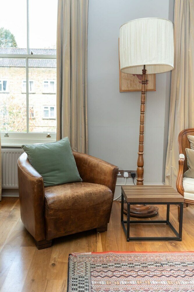 Фото Incredible 5 Bedroom House W/private Garden -wandsworth!