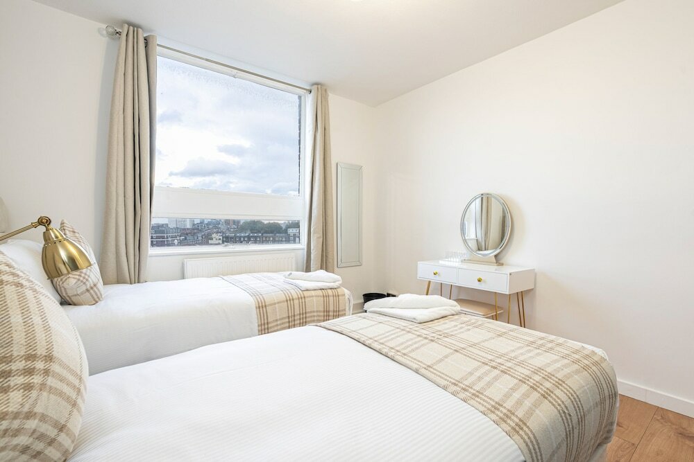 Фото Lovely Apartments in Landward Court