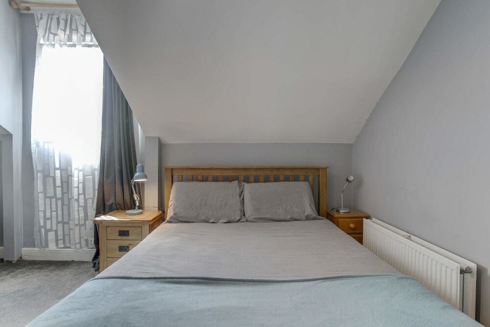 Фото Levenshulme Self-Catering Townhouse